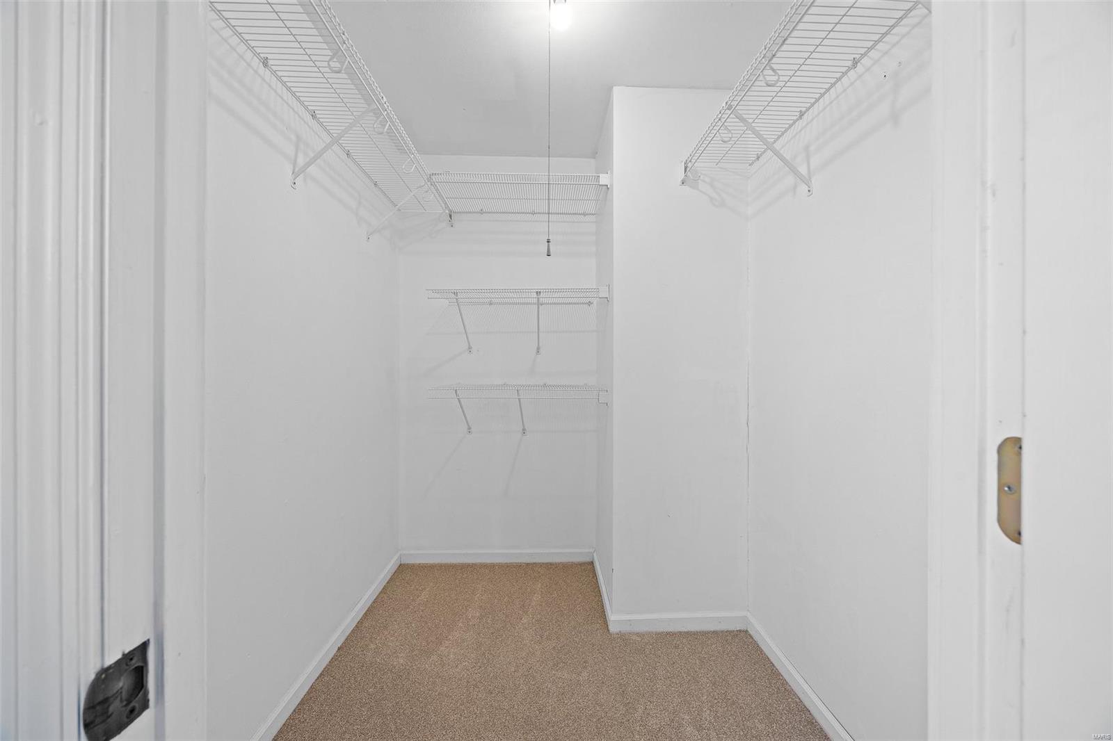 825 Forest Village Drive Ballwin, MO 63021 - Photo 9 of 22