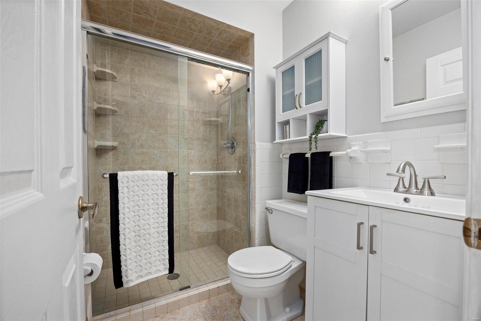 825 Forest Village Drive Ballwin, MO 63021 - Photo 10 of 22