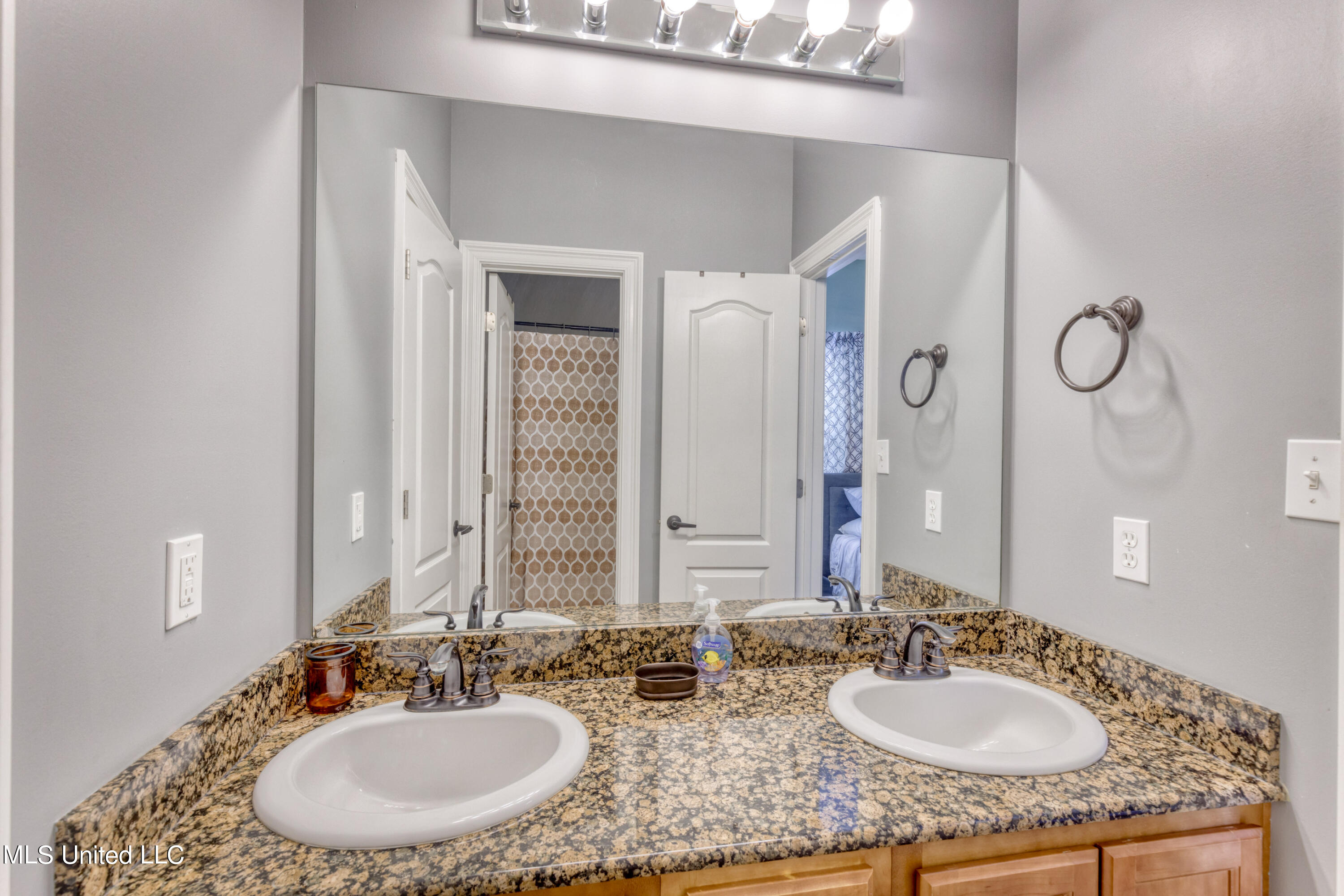 6720 Tunica Road Biloxi, MS 39532 - Photo 17 of 30 Spare bath