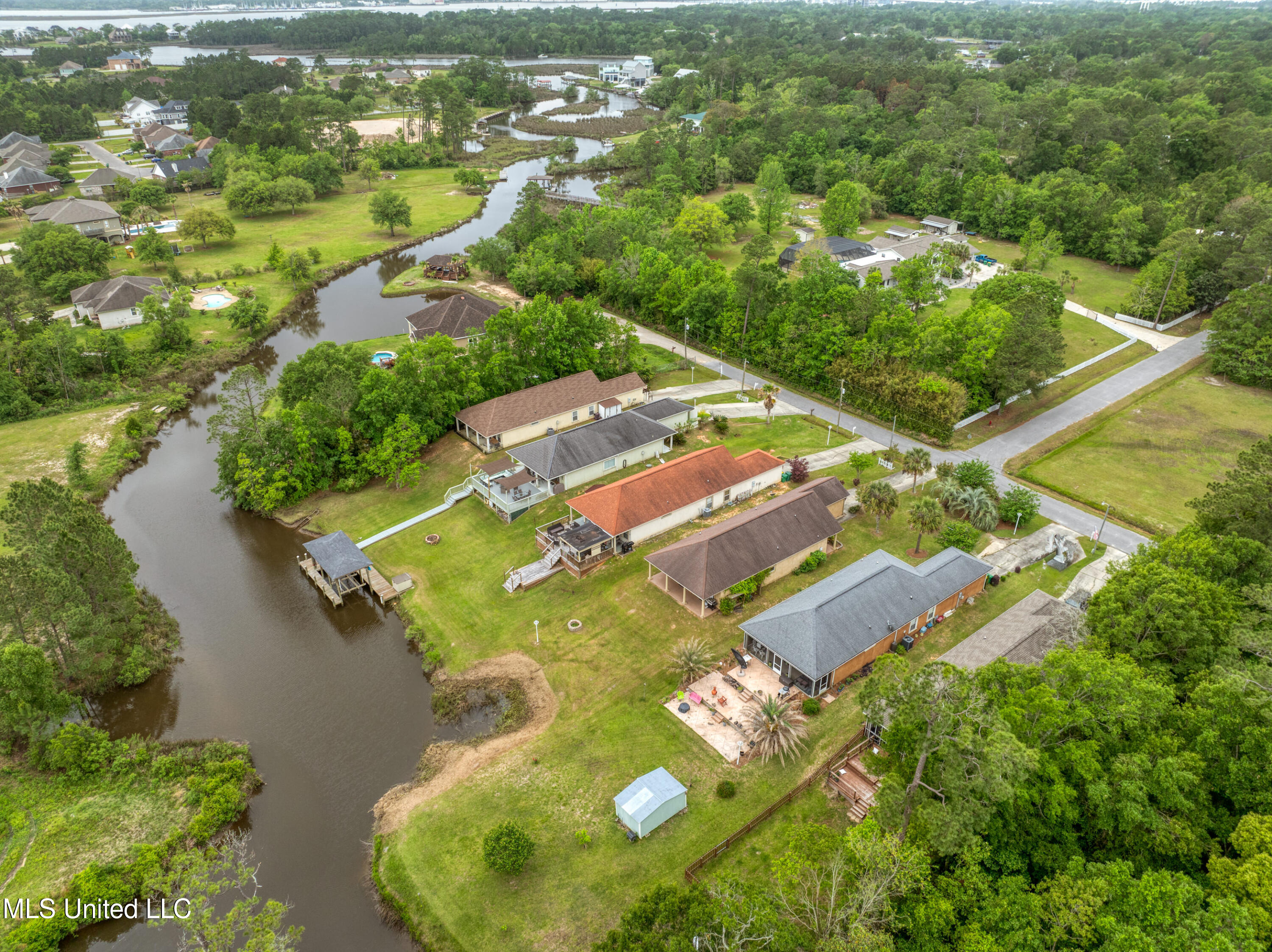 6720 Tunica Road Biloxi, MS 39532 - Photo 26 of 30 6720 Tunica Rd-4