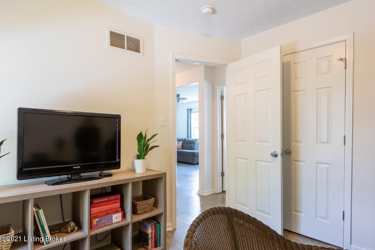 3056 University Road Louisville, KY 40206 - Photo 8 of 16 8
