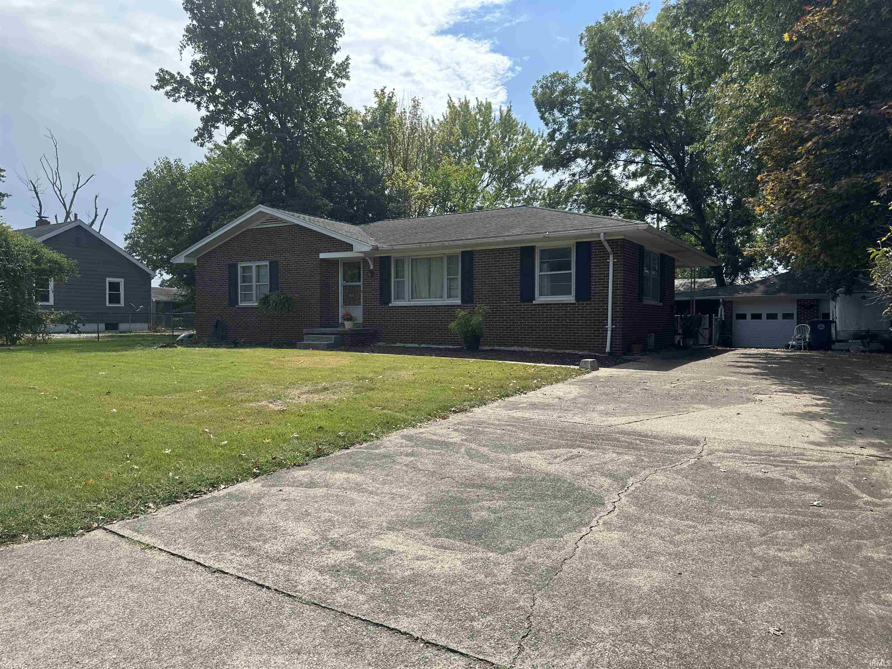 1020 West Heerdink Avenue Evansville, IN 47710 - Photo 3 of 36