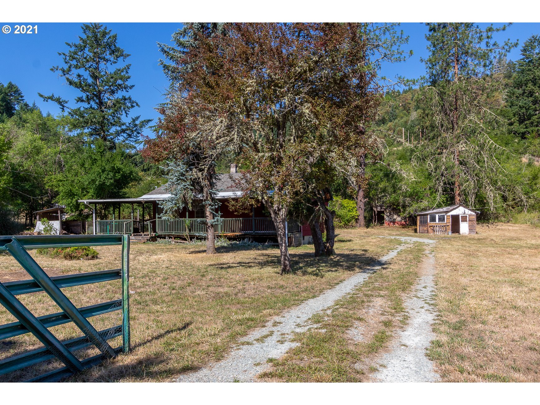 2798 Shoestring Road Riddle, OR 97469 - Photo 22 of 32