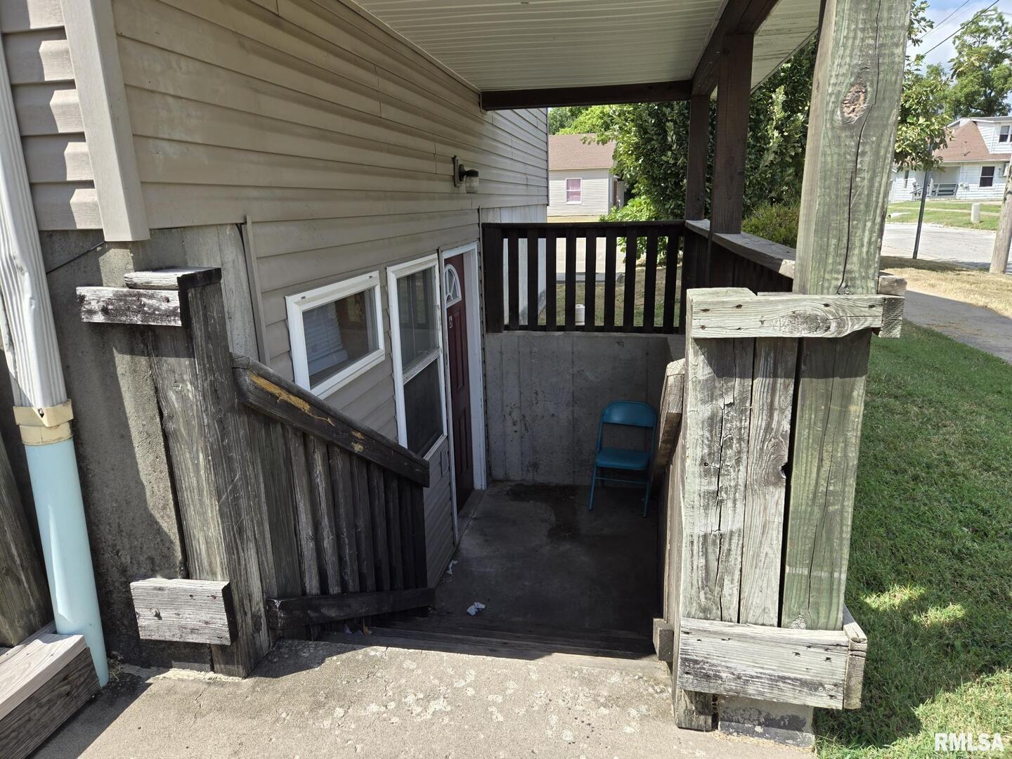 512 South Beveridge Street, Unit 16 Carbondale, IL 62901 - Photo 2 of 9