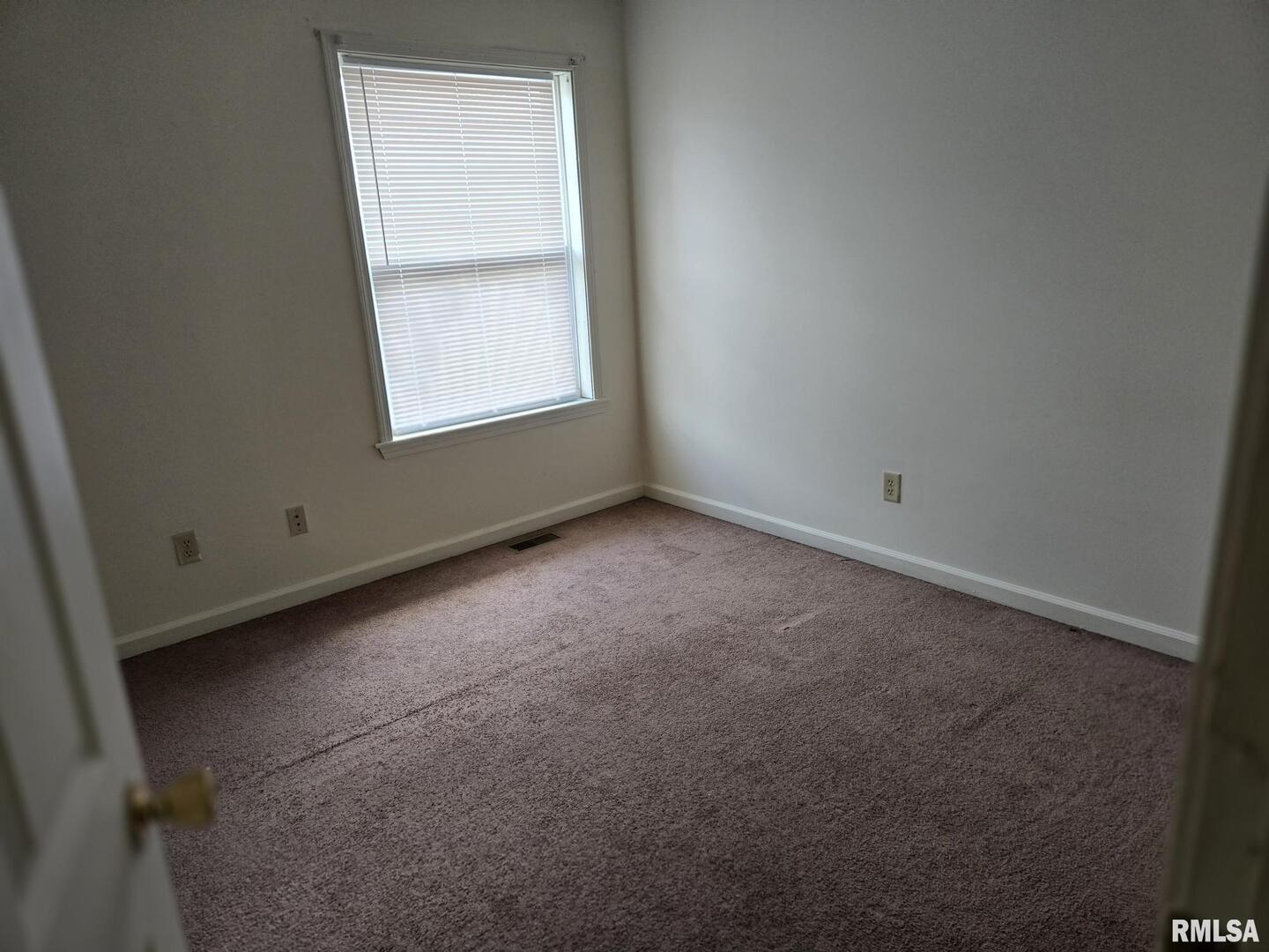 512 South Beveridge Street, Unit 16 Carbondale, IL 62901 - Photo 6 of 9