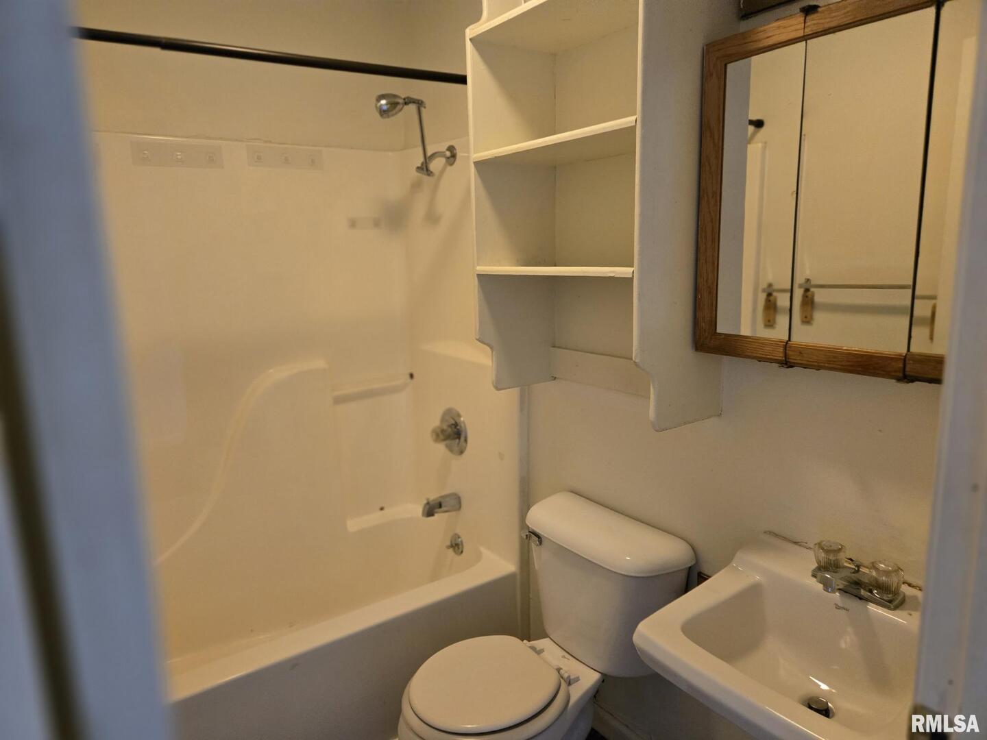 512 South Beveridge Street, Unit 16 Carbondale, IL 62901 - Photo 9 of 9