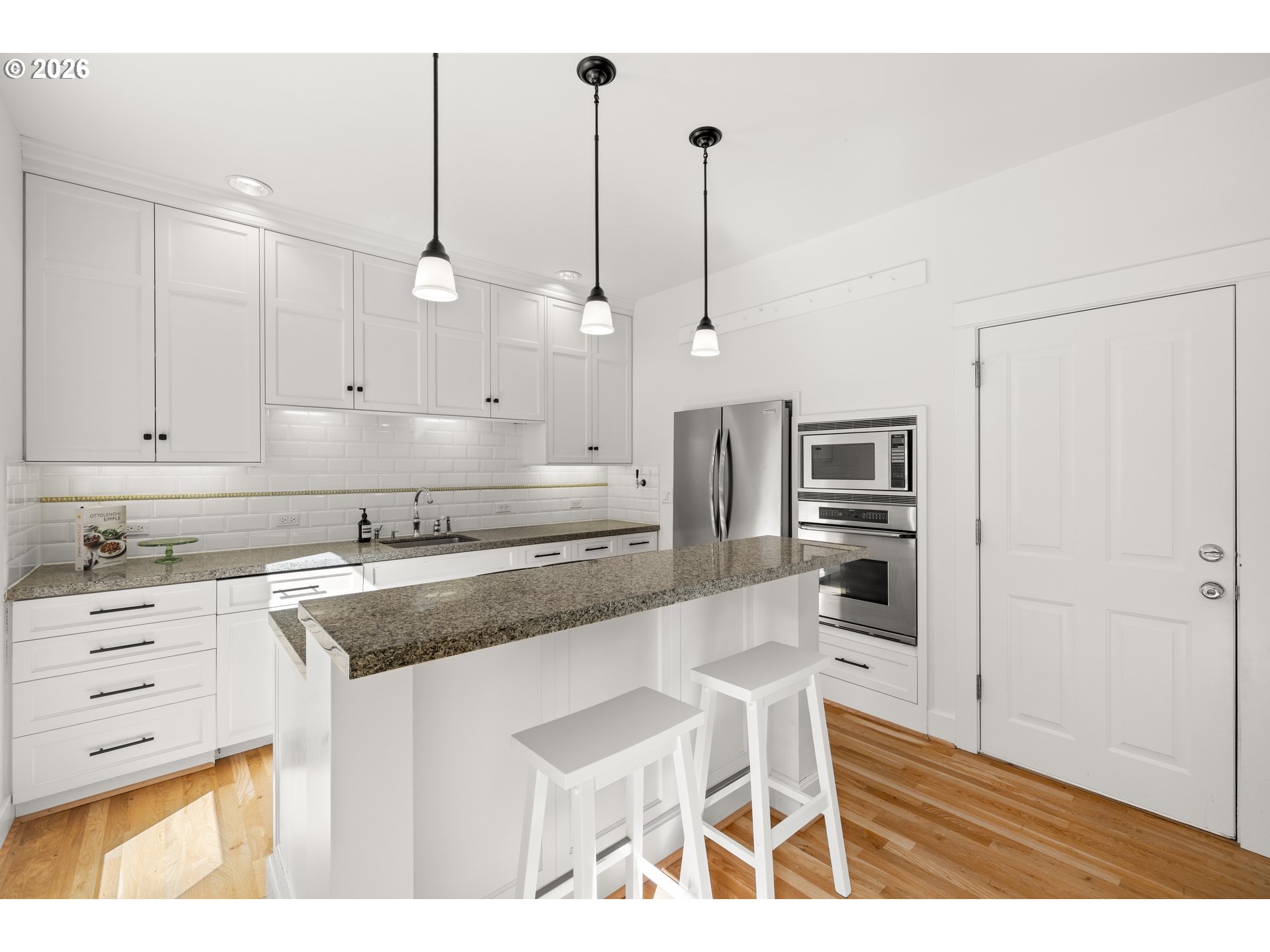 3426 Southwest Arnold Street Portland, OR 97219 - Photo 11 of 45