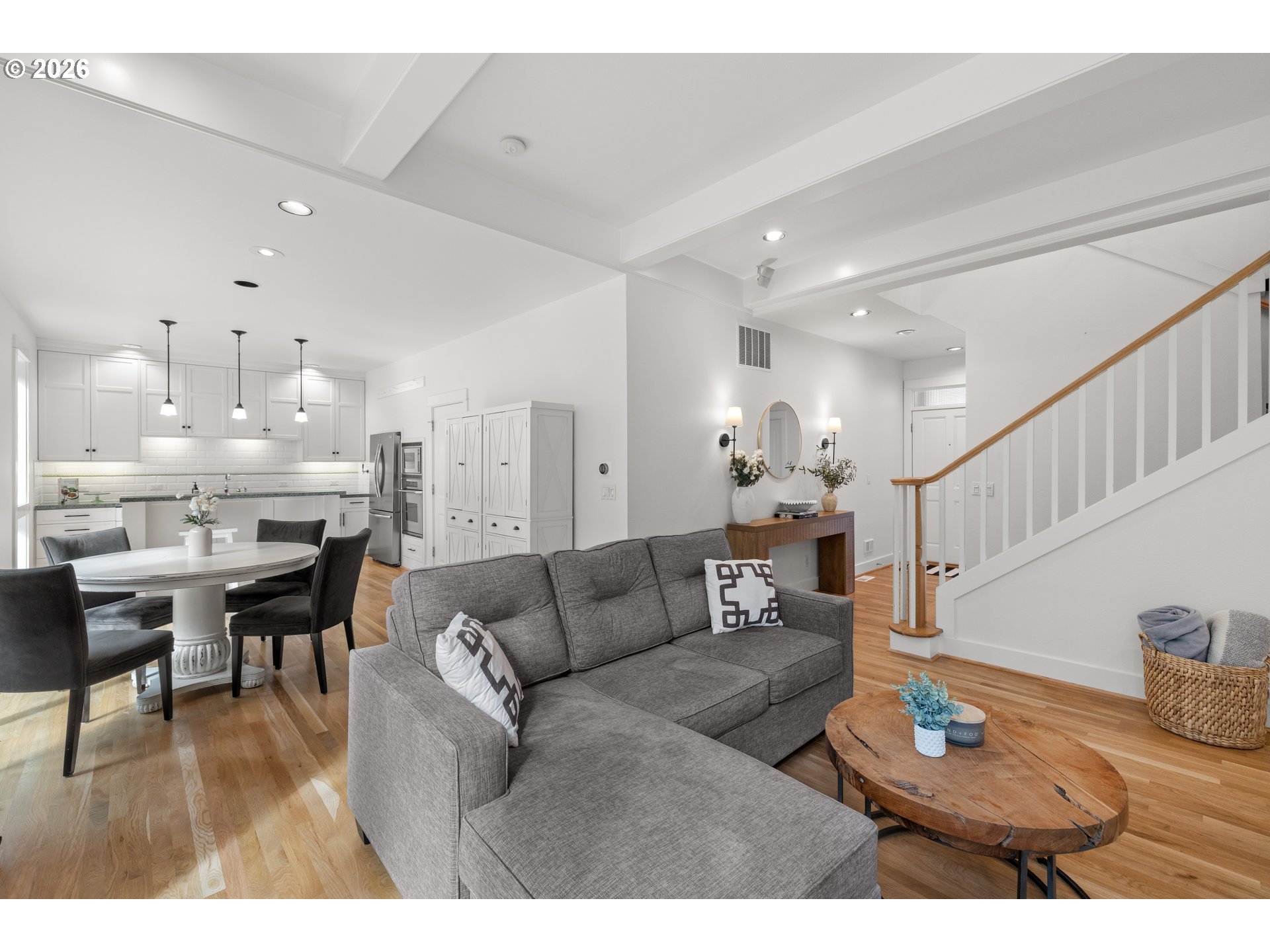 3426 Southwest Arnold Street Portland, OR 97219 - Photo 6 of 45