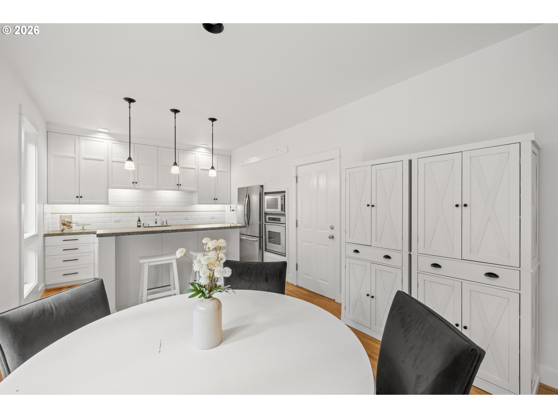 3426 Southwest Arnold Street Portland, OR 97219 - Photo 9 of 45
