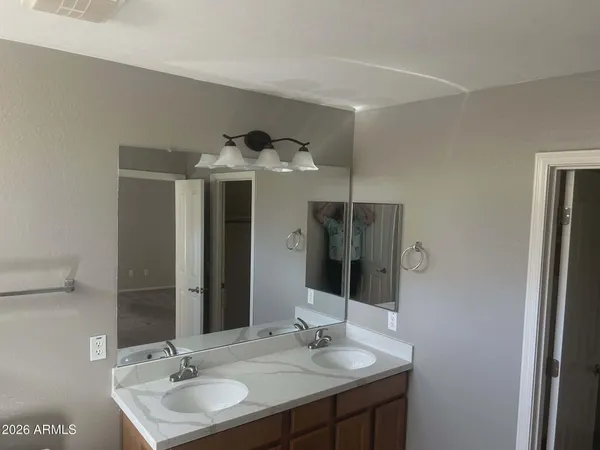 $1,950 | 3521 East Denim Trail, San Tan Valley, AZ 85143