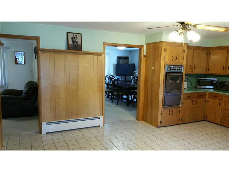 358 Budlong Road Cranston, RI 02920 - Photo 7 of 25 Kitchen.