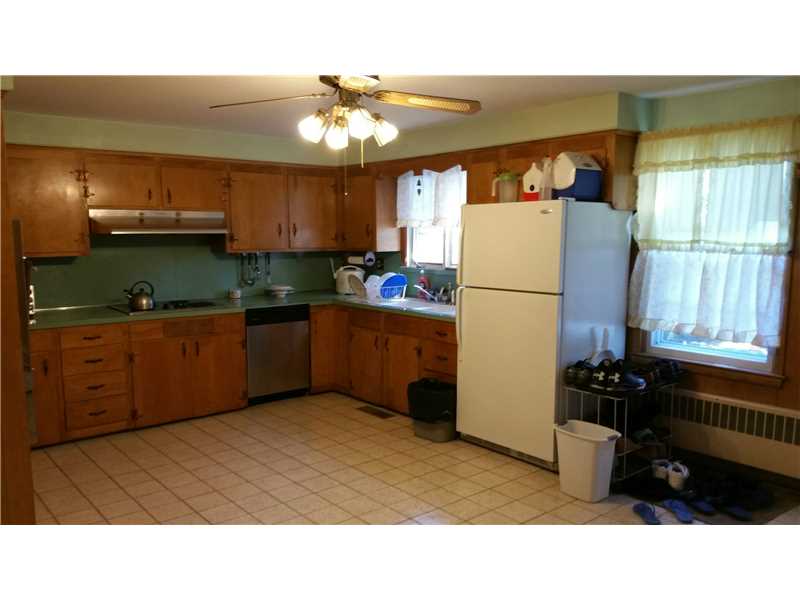 358 Budlong Road Cranston, RI 02920 - Photo 8 of 25 Kitchen.