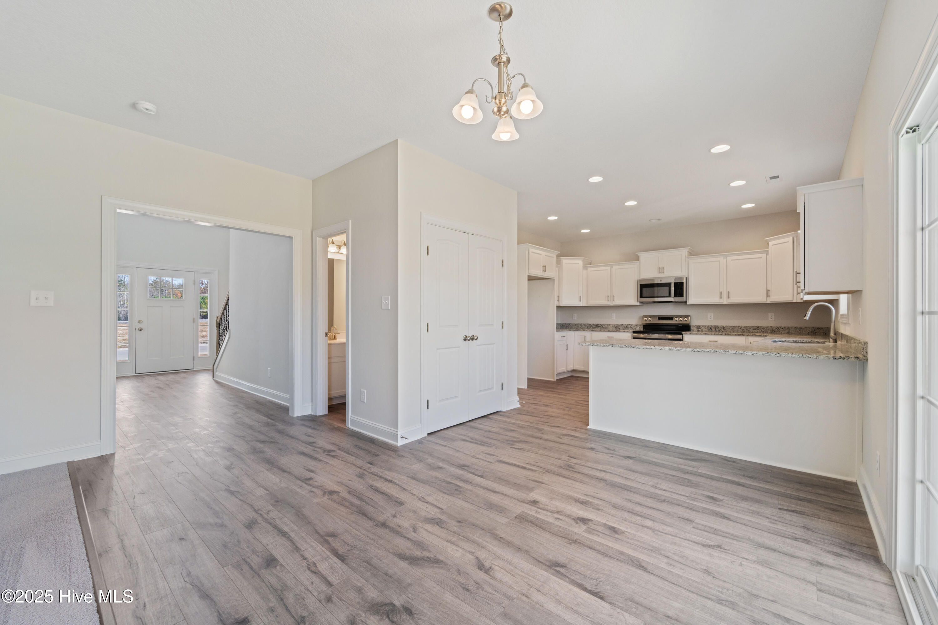 718 Regiment Road Jacksonville, NC 28546 - Photo 8 of 34 DSC07550