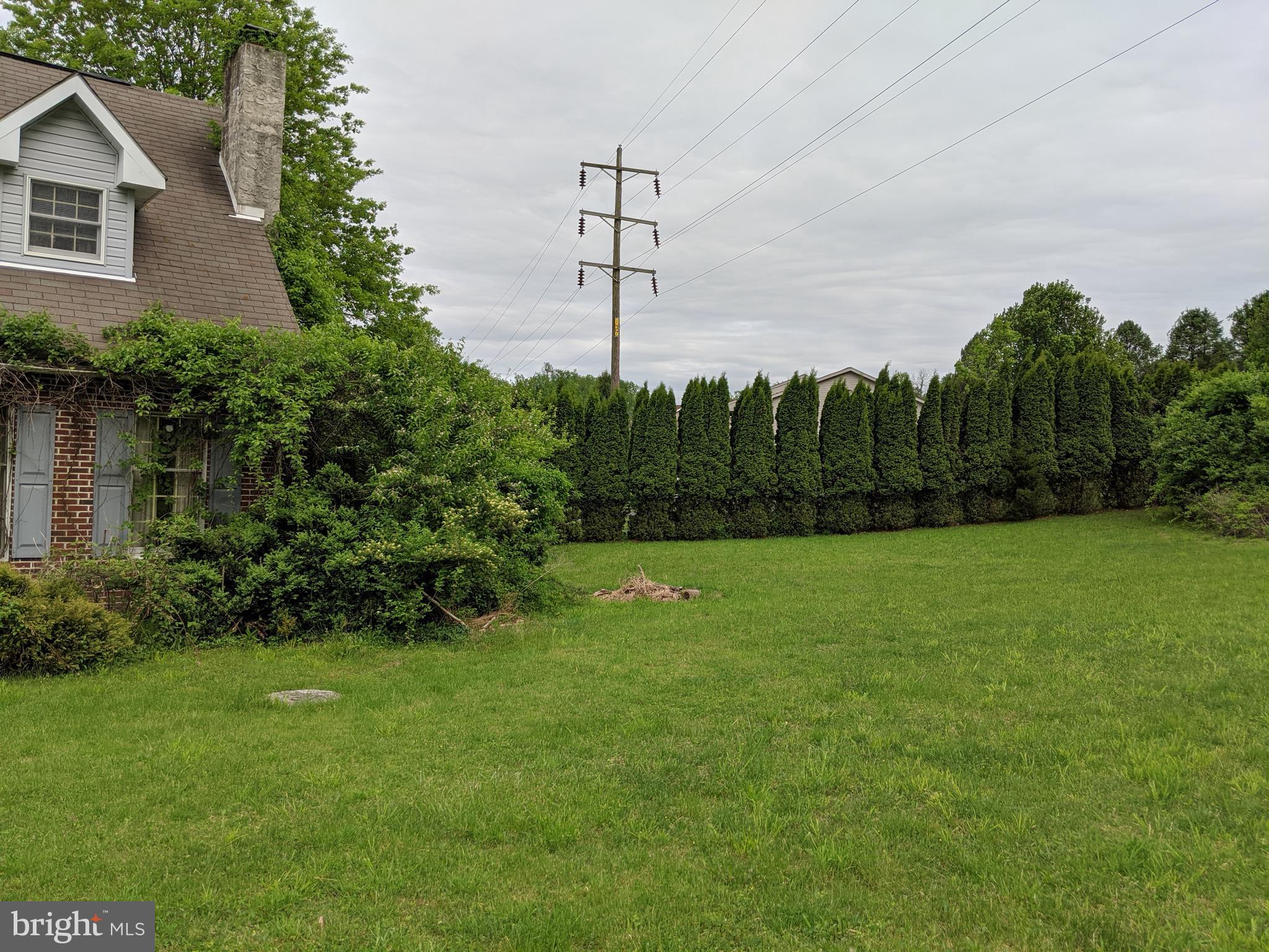 807 Old Fritztown Road Reading, PA 19608 - Photo 2 of 34