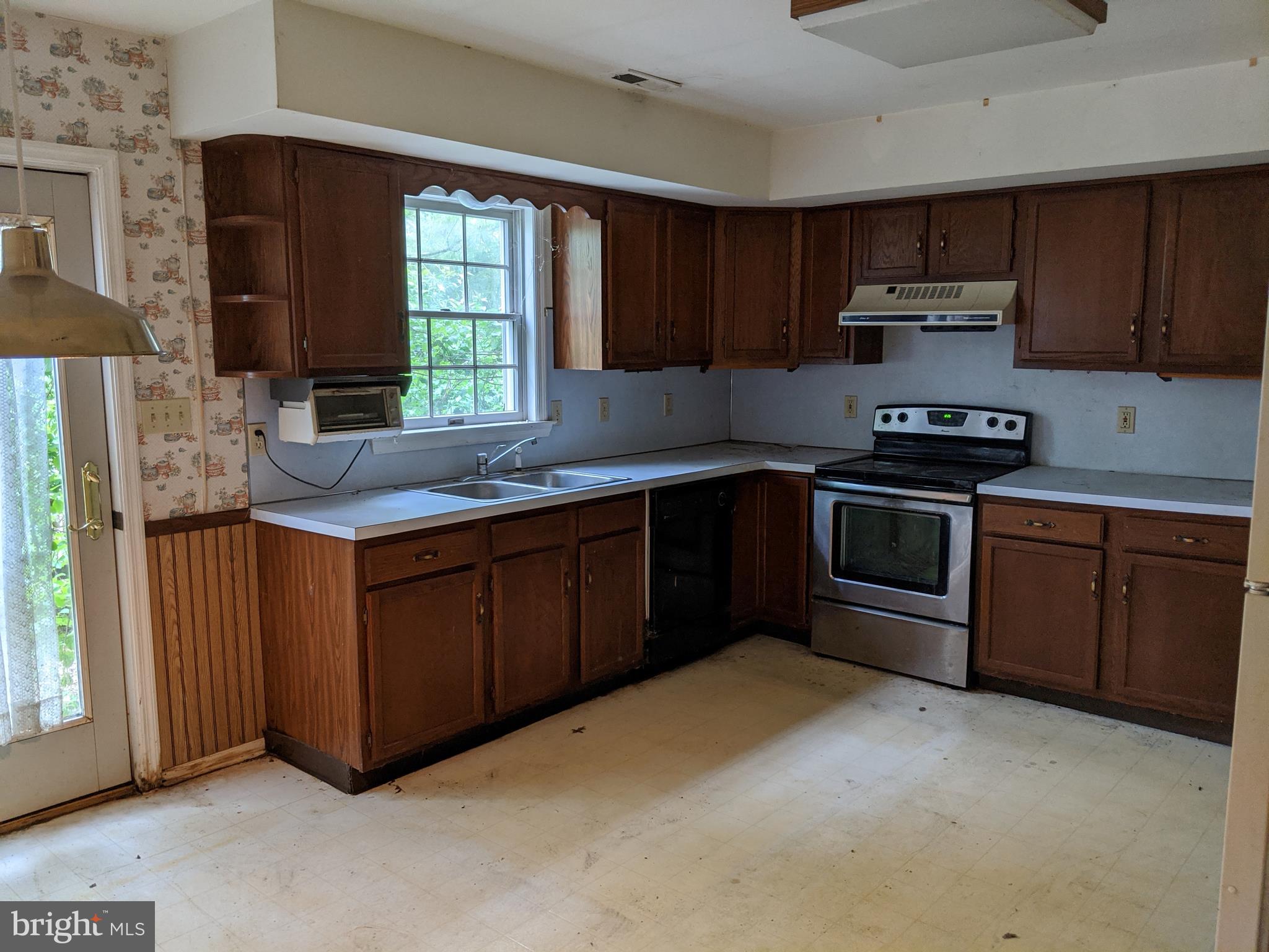 807 Old Fritztown Road Reading, PA 19608 - Photo 13 of 34