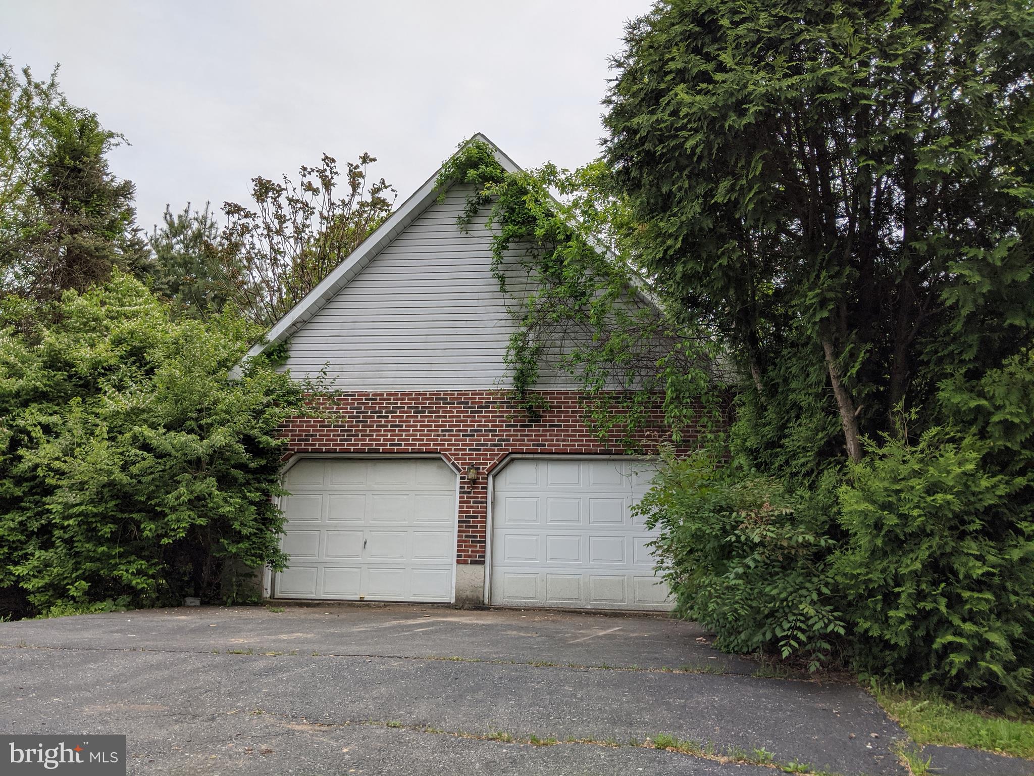 807 Old Fritztown Road Reading, PA 19608 - Photo 5 of 34