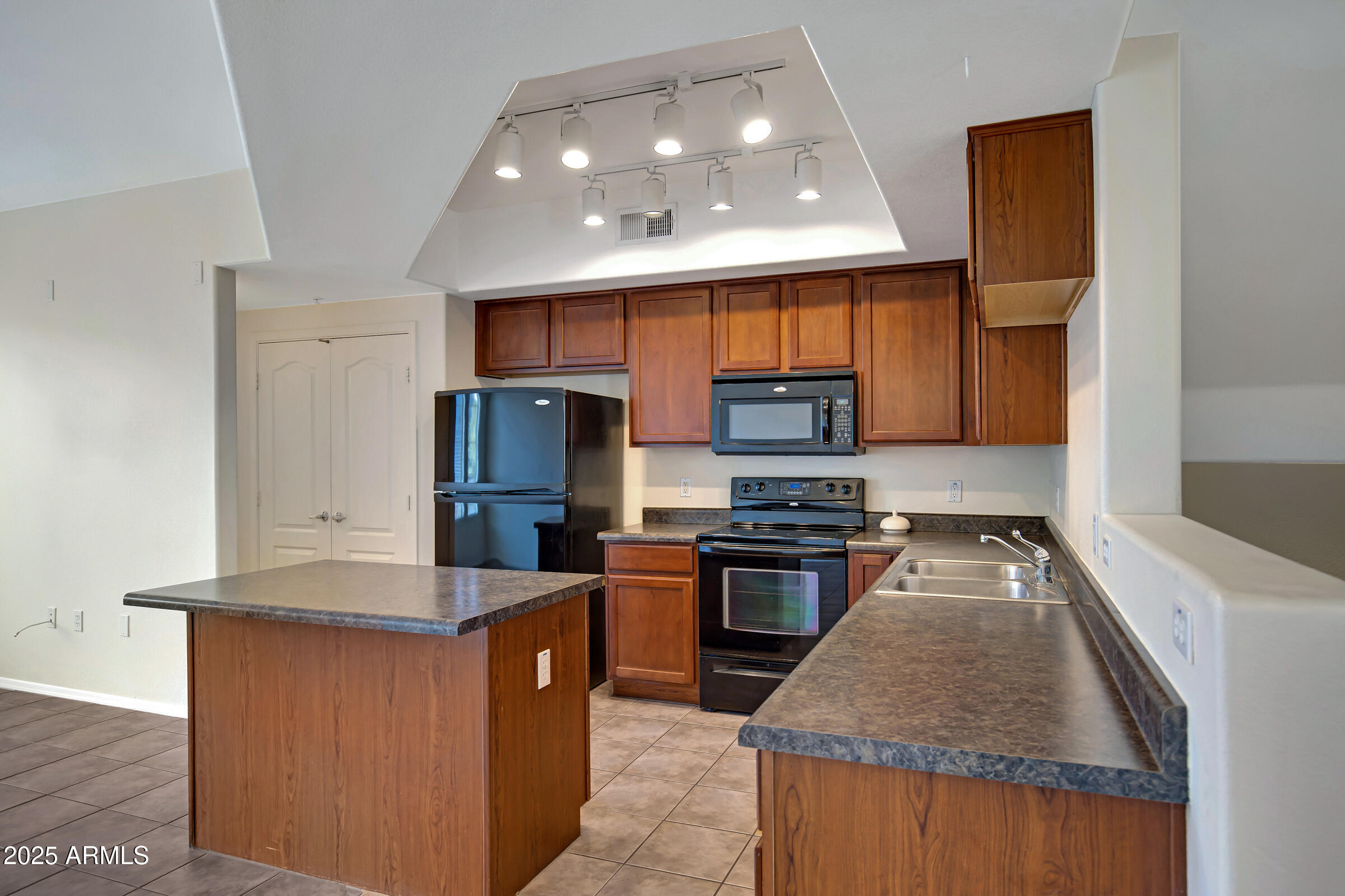 280 South Evergreen Road, Unit 1296 Tempe, AZ 85288 - Photo 4 of 17 280 S Evergreen Rd unit 1296-8