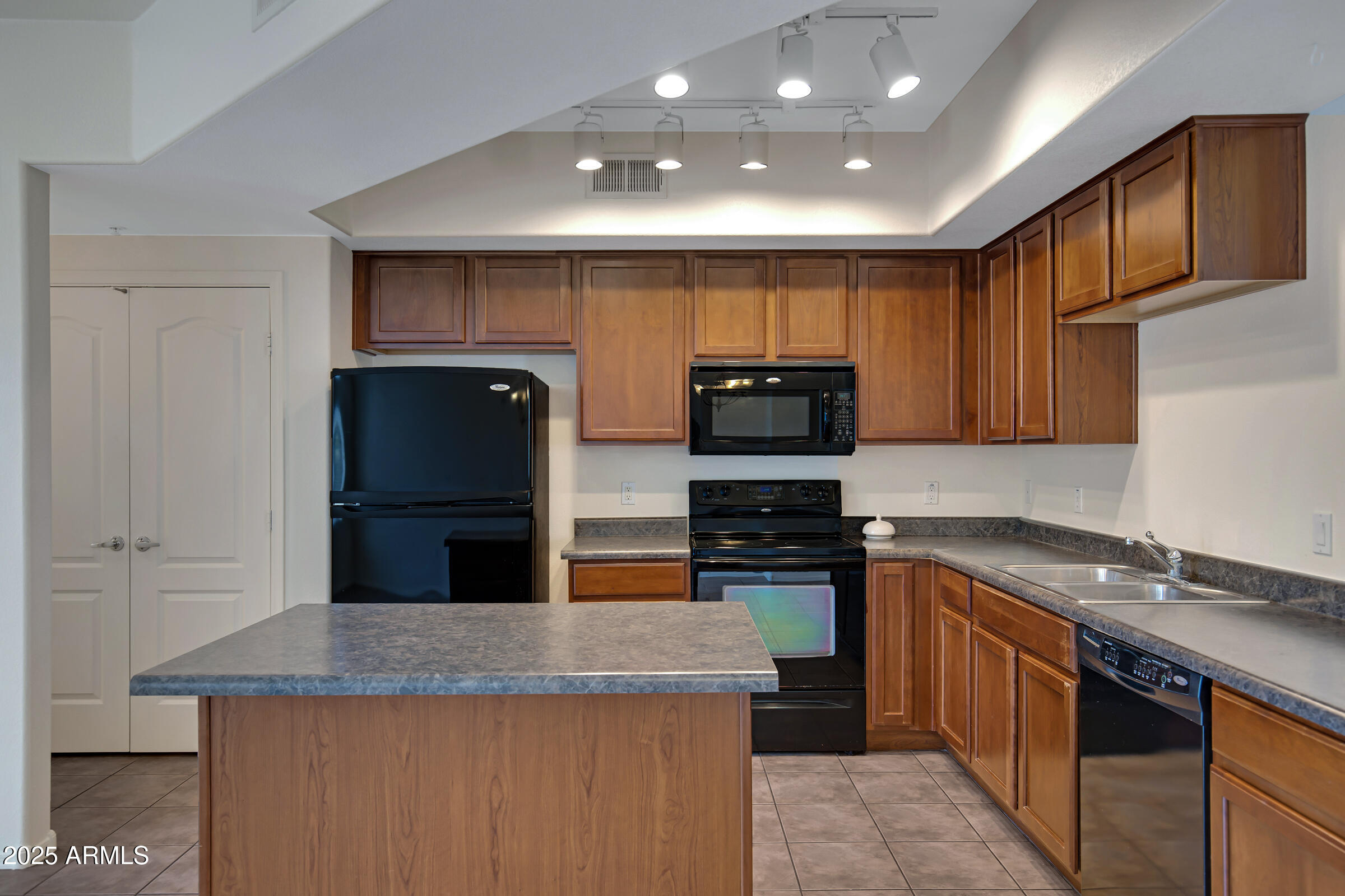 280 South Evergreen Road, Unit 1296 Tempe, AZ 85288 - Photo 9 of 17 280 S Evergreen Rd unit 1296-13