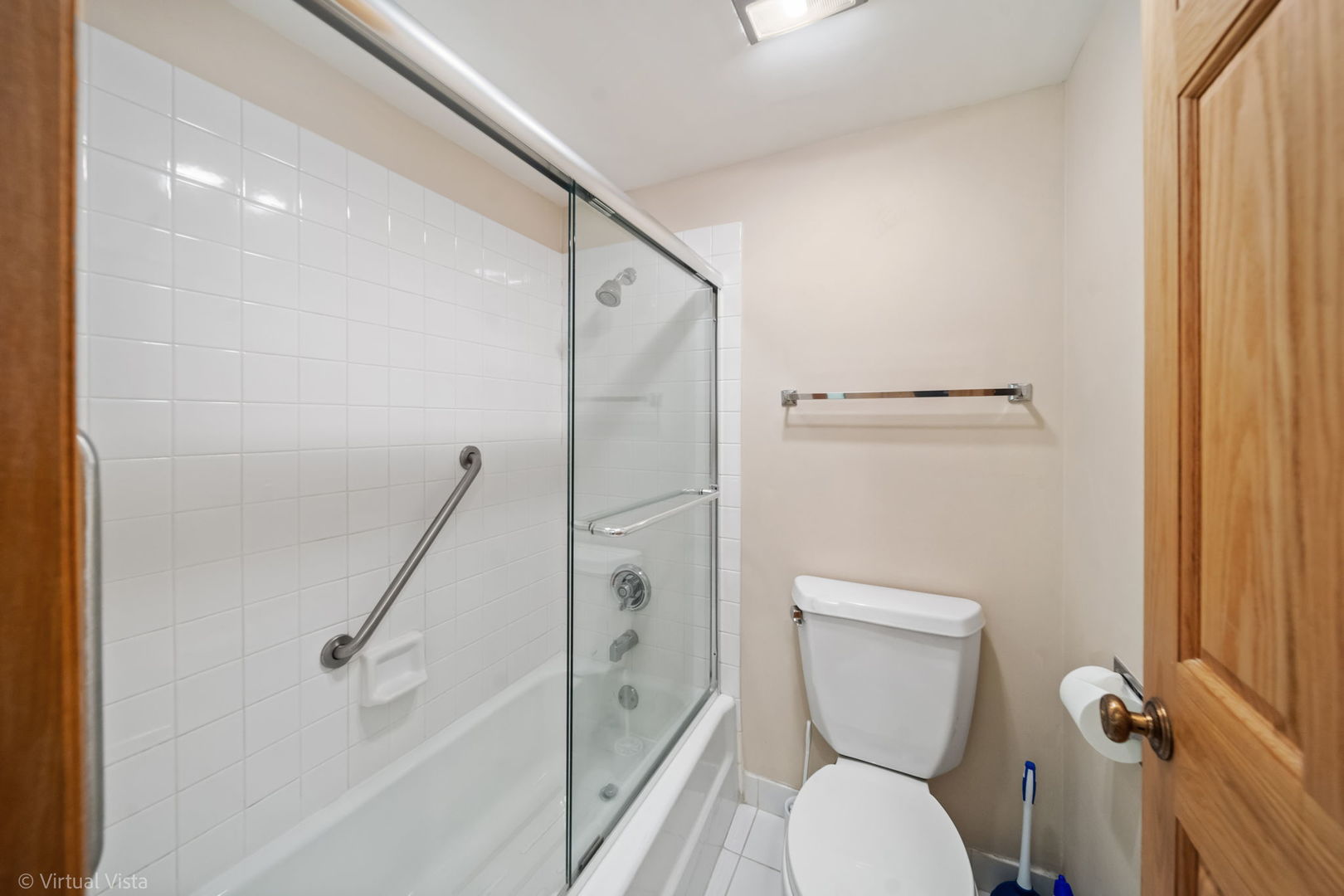 450 Raintree Court, Unit 1P Glen Ellyn, IL 60137 - Photo 17 of 19 Gallery Image 17