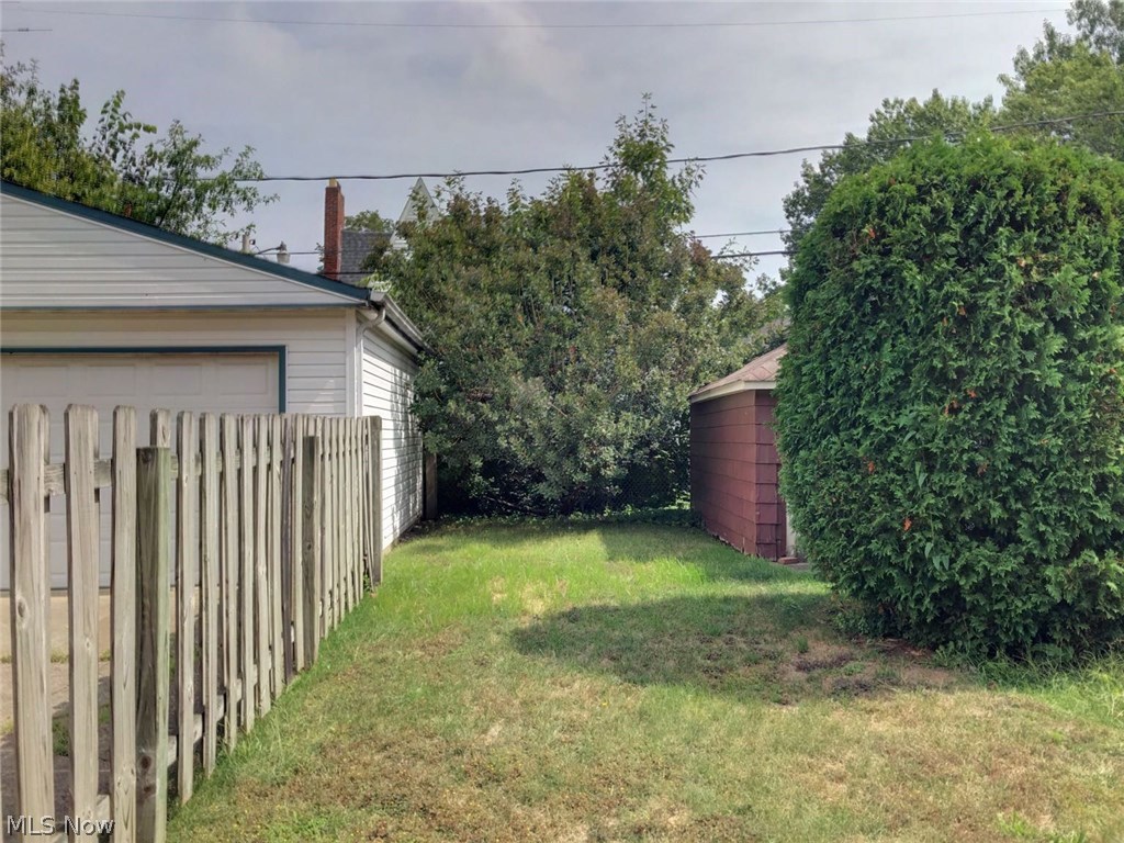 3039 Becket Road Cleveland, OH 44120 - Photo 20 of 21