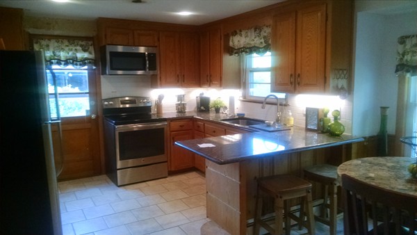 44 Old Post Road Walpole, MA 02032 - Photo 3 of 13