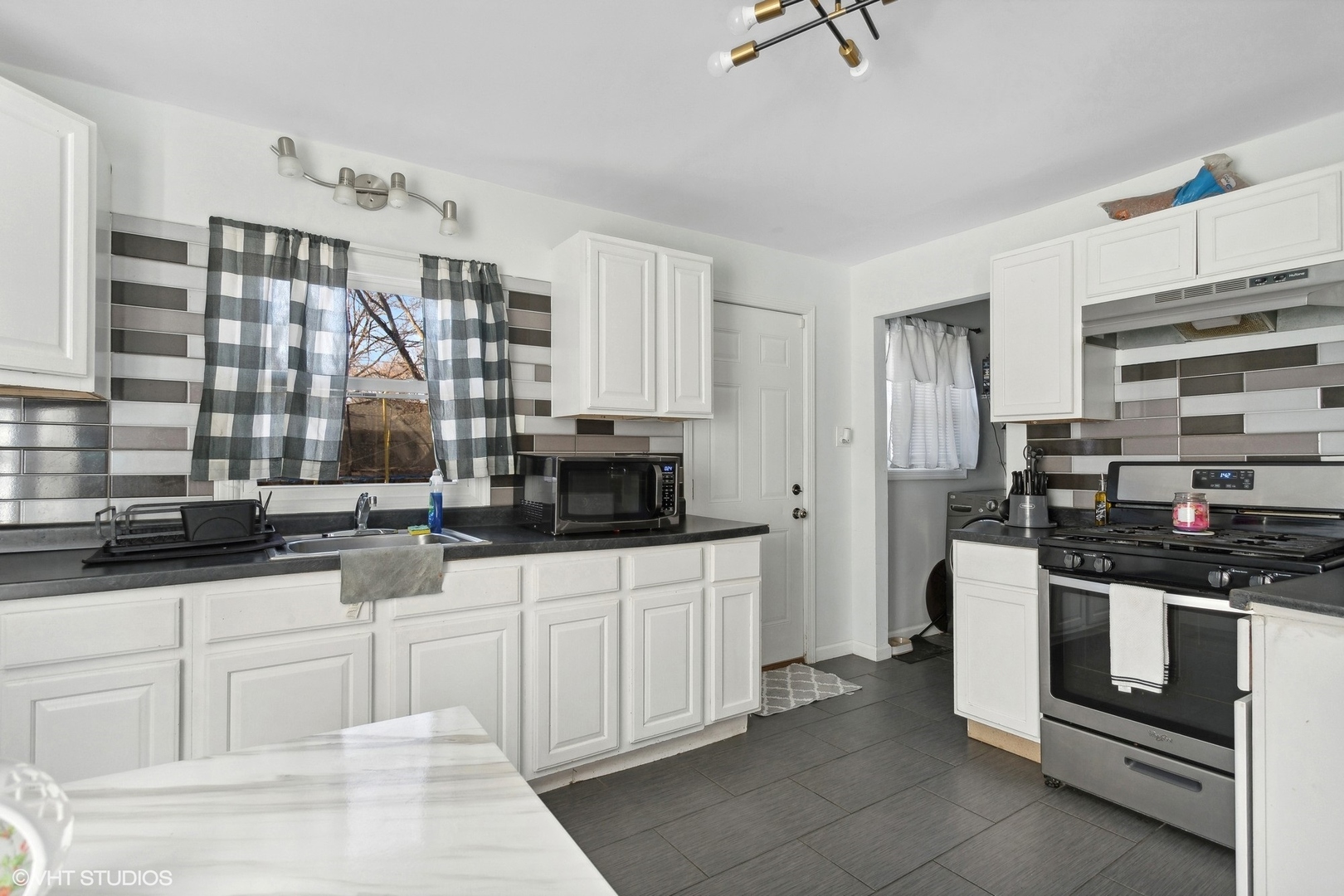 322 Nokomis Street Park Forest, IL 60466 - Photo 9 of 19