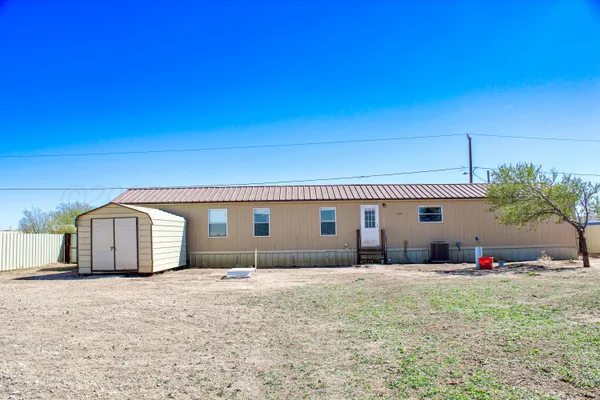 $170,000 | 229 Montana Drive, Cactus, TX 79029