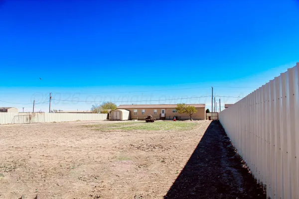 $170,000 | 229 Montana Drive, Cactus, TX 79029