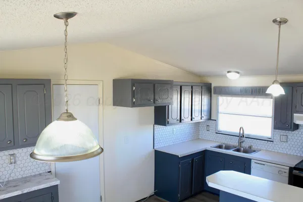 $170,000 | 229 Montana Drive, Cactus, TX 79029