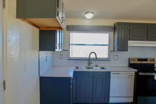 $170,000 | 229 Montana Drive, Cactus, TX 79029