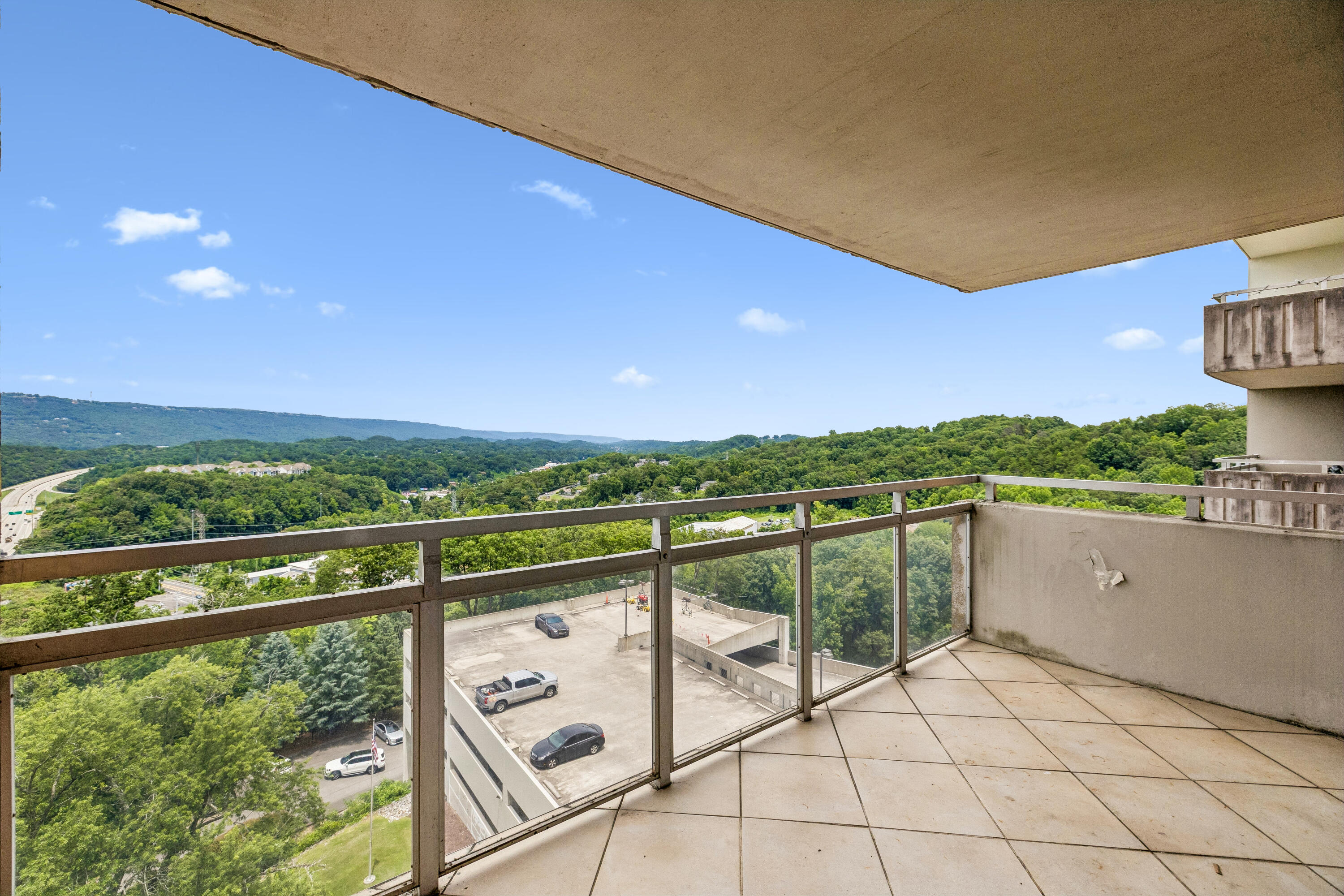 1131 Stringers Ridge Road, Unit 10K Chattanooga, TN 37405 - Photo 3 of 41 3