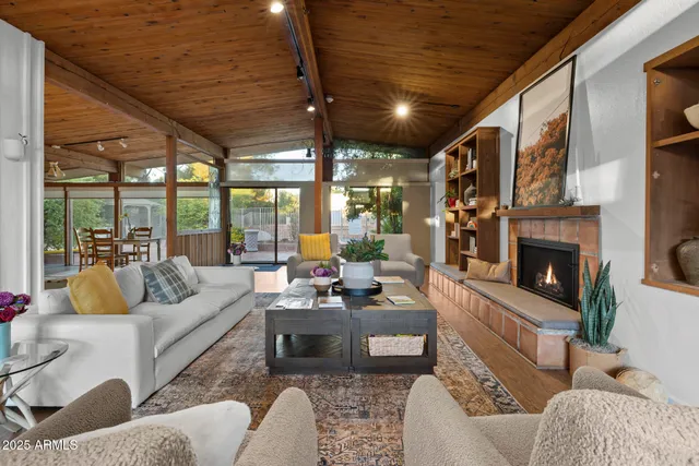 $2,000,000 | 1522 West Myrtle Avenue, Phoenix, AZ 85021