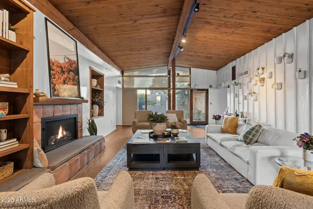 $2,000,000 | 1522 West Myrtle Avenue, Phoenix, AZ 85021