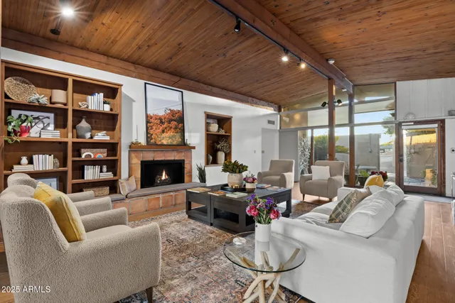 $2,000,000 | 1522 West Myrtle Avenue, Phoenix, AZ 85021