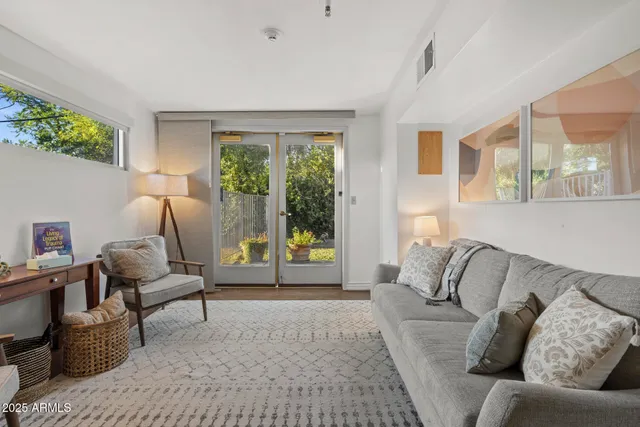 $2,000,000 | 1522 West Myrtle Avenue, Phoenix, AZ 85021