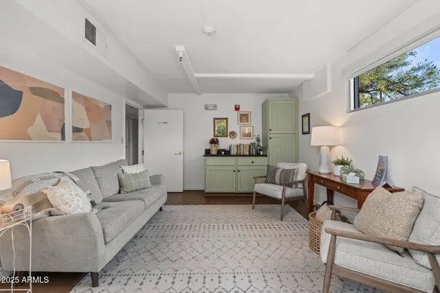 $2,000,000 | 1522 West Myrtle Avenue, Phoenix, AZ 85021