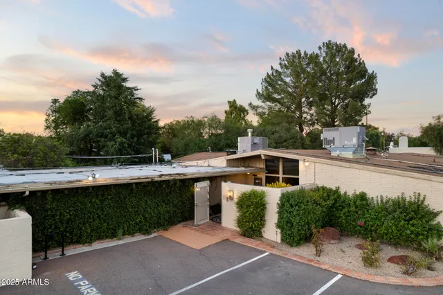 $2,000,000 | 1522 West Myrtle Avenue, Phoenix, AZ 85021