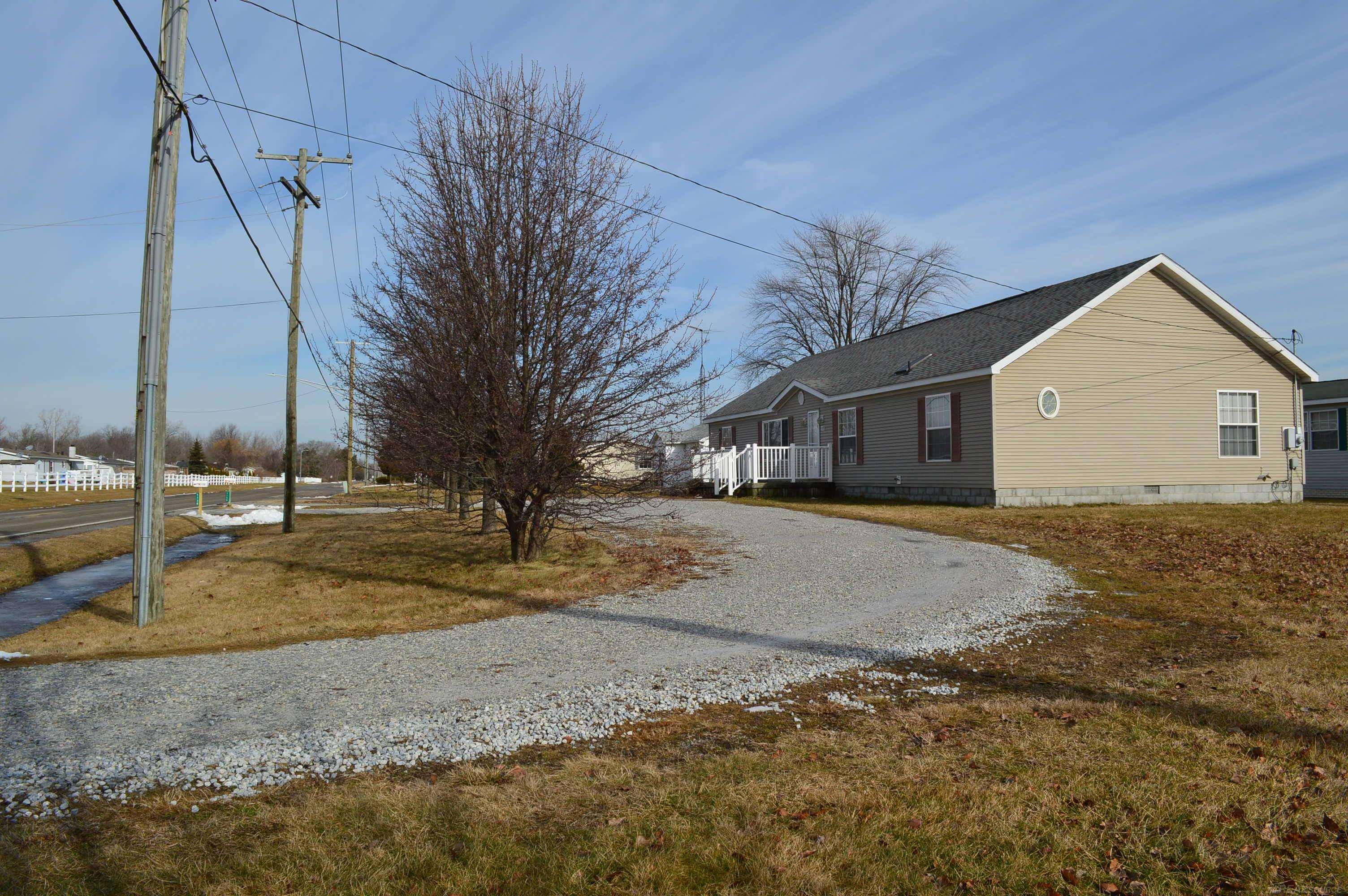 1138 Minnesota Road Port Huron, MI 48060 - Photo 4 of 25