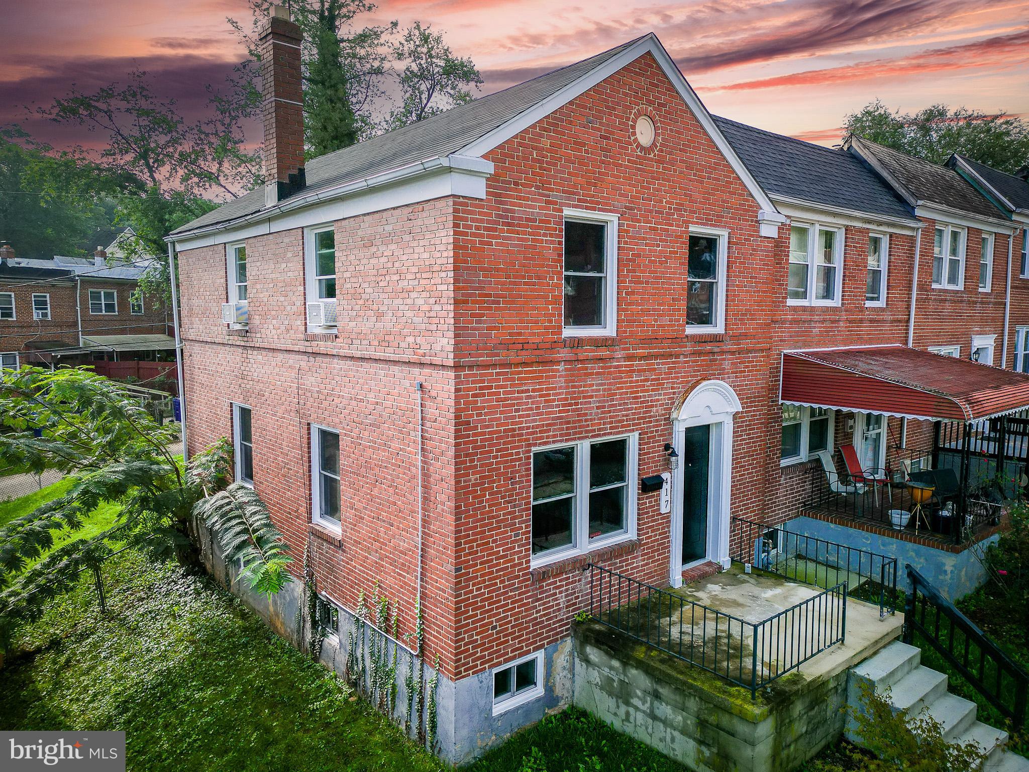 417 Random Road Baltimore, MD 21229 - Photo 23 of 32 a view of a yard in front of house
