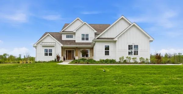 $1,400,000 | 14141 North Lake Shore Drive, Mequon, WI 53097