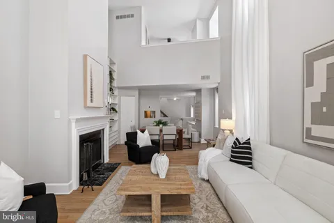 $575,000 | 1903 Spruce Street, Unit 3E, Philadelphia, PA 19103