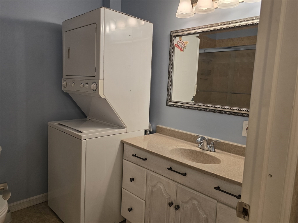 555 Russell Road, Unit J65 Westfield, MA 01085 - Photo 14 of 20
