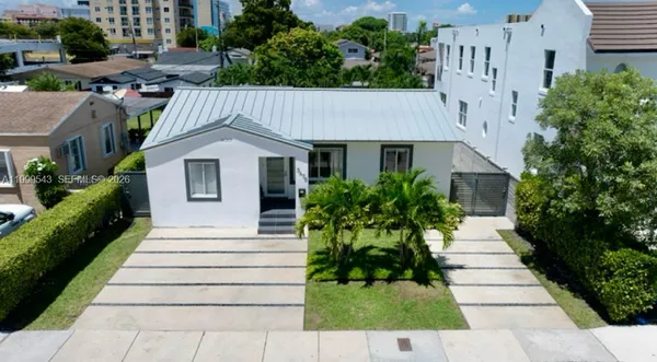 $7,200 | 3675 Southwest 26th Street, Miami, FL 33133