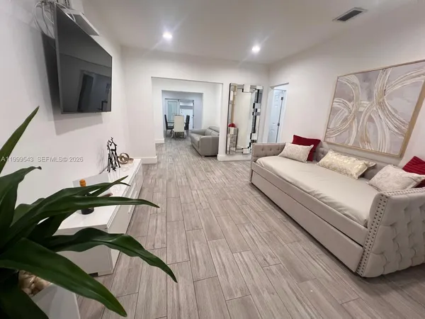 $7,200 | 3675 Southwest 26th Street, Miami, FL 33133