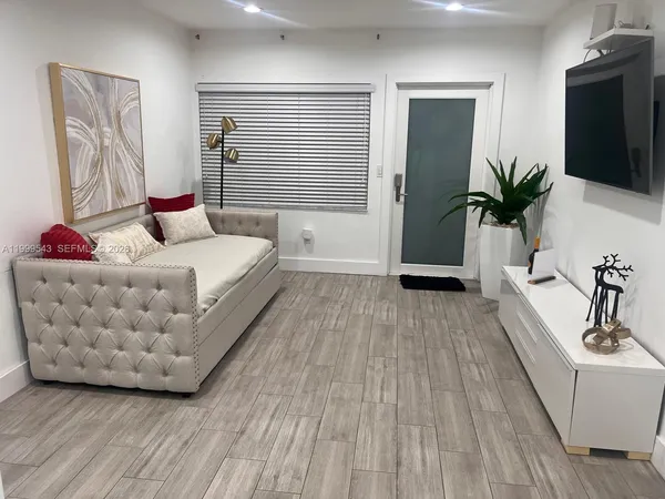 $7,200 | 3675 Southwest 26th Street, Miami, FL 33133