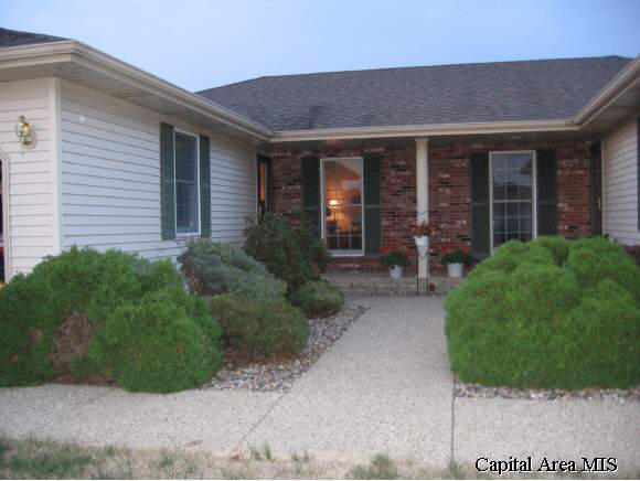 104 Genoa Drive Springfield, IL 62703 - Photo 1 of 8 Gallery Image 1