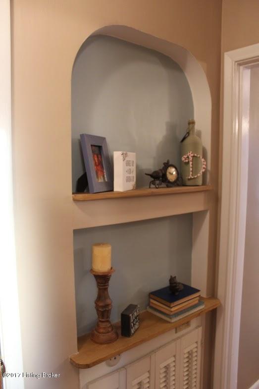 3610 Dell Road Louisville, KY 40299 - Photo 15 of 19 hall nook