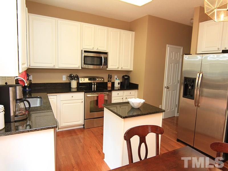 1323 Red Twig Road Apex, NC 27502 - Photo 5 of 25 Gallery Image 5