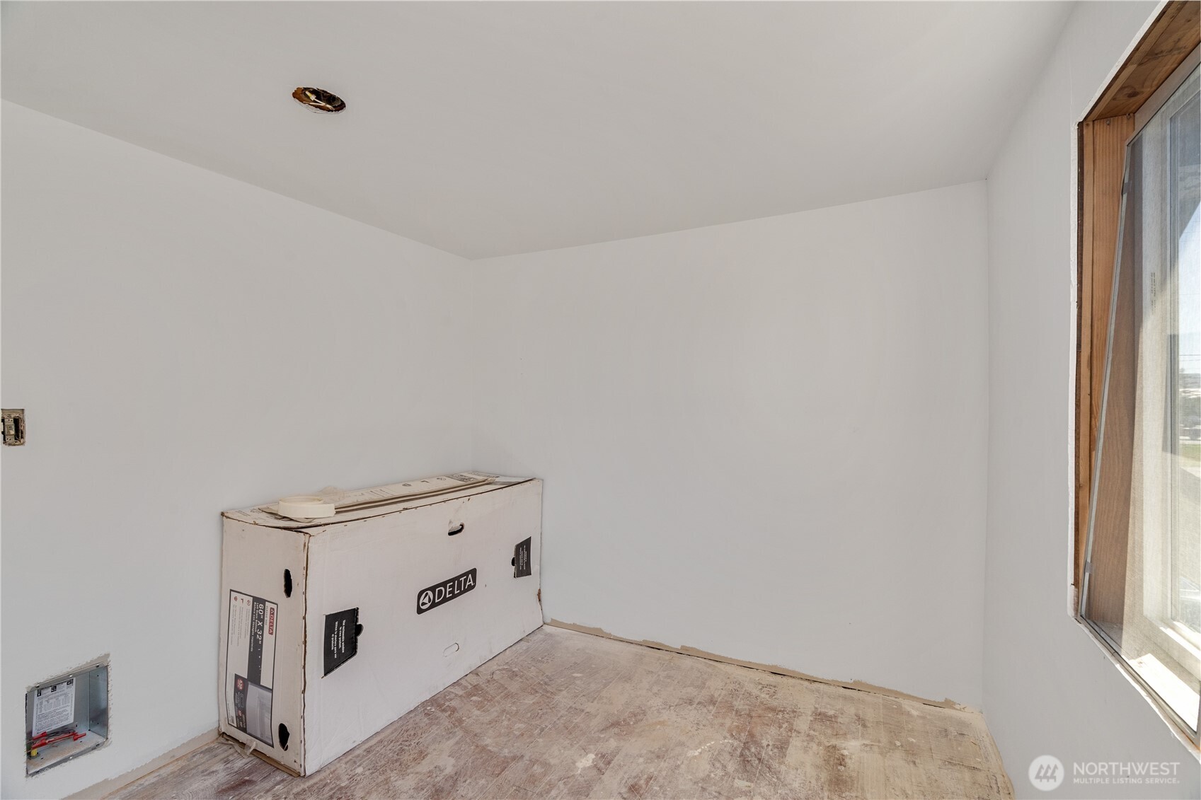 515 West 1st Street Aberdeen, WA 98520 - Photo 17 of 33 a room with storage and utility