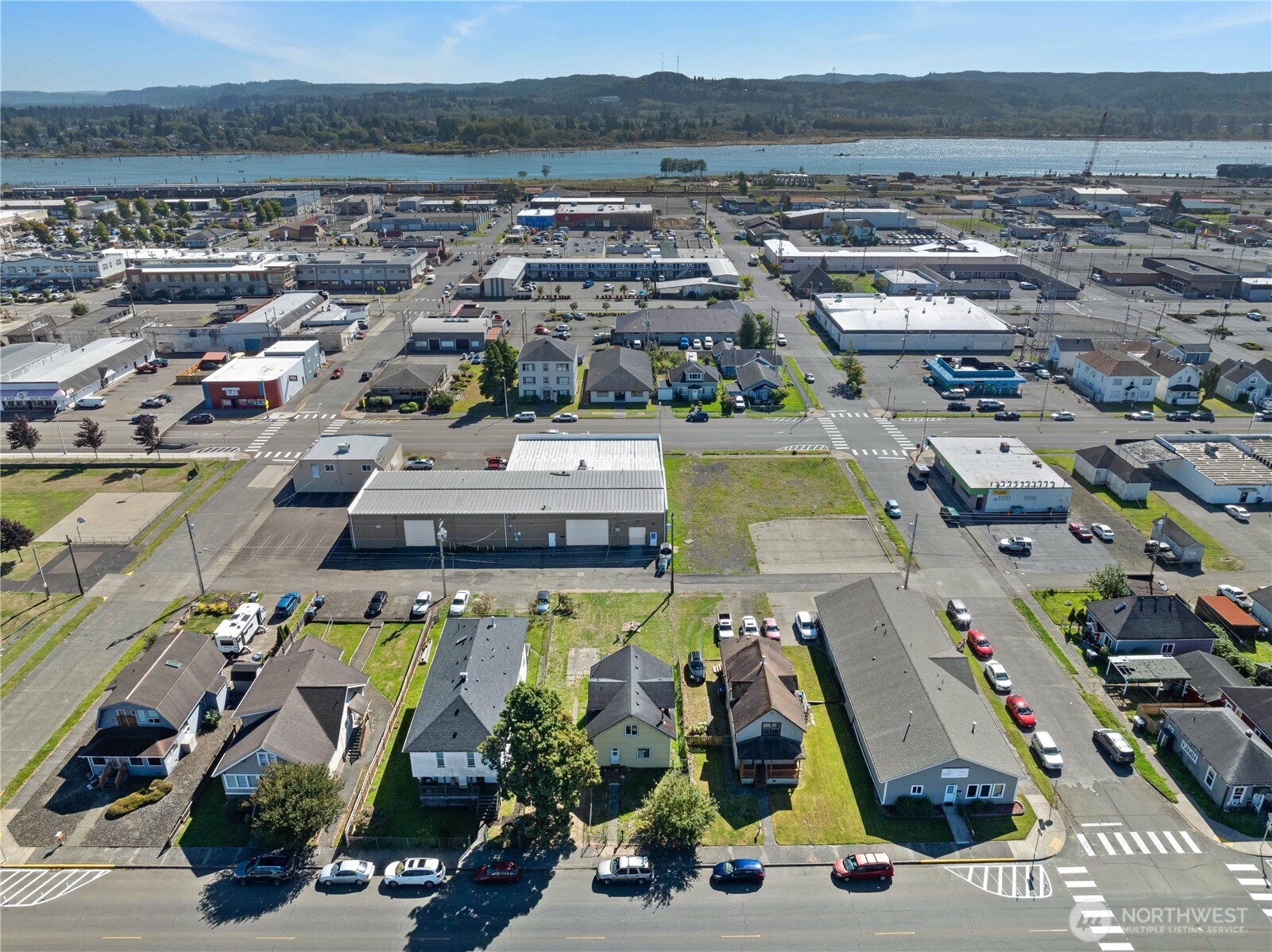 515 West 1st Street Aberdeen, WA 98520 - Photo 30 of 33 a view of a city